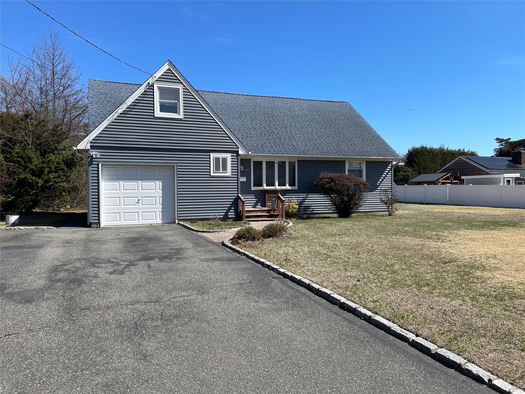 16 N Guilette Place, Amityville, New York image 10