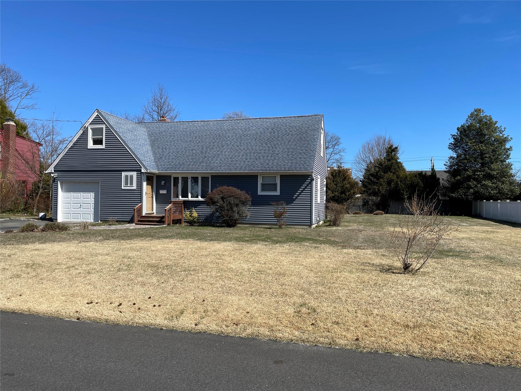 16 N Guilette Place, Amityville, New York image 1