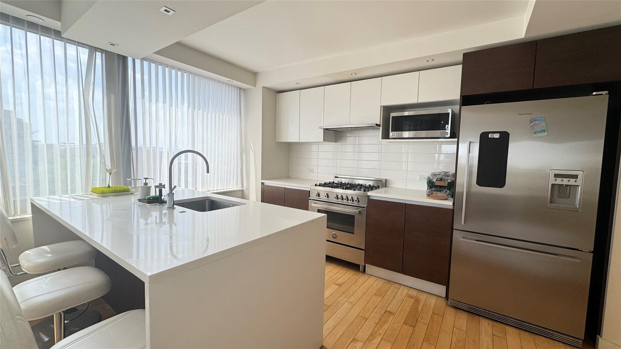 39-16 Prince Street 8E