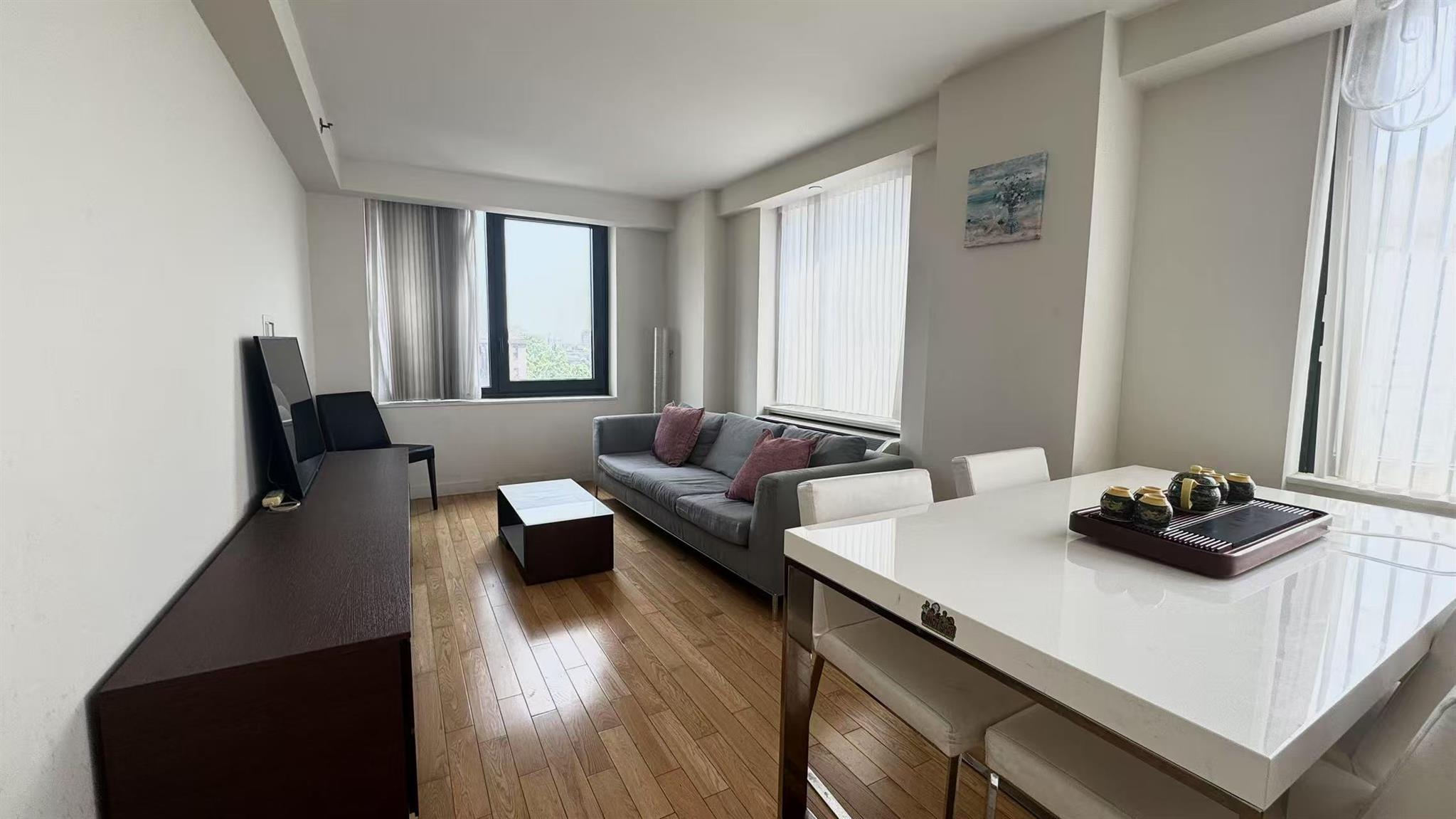 39-16 Prince Street 8E