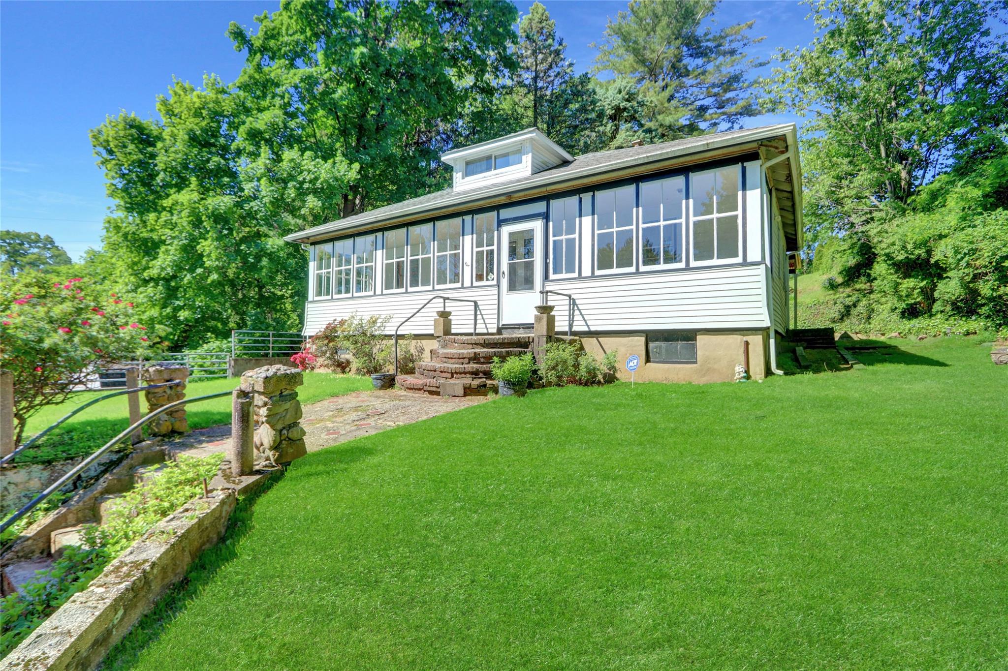 5 The Promenade, Glen Head, New York image 1
