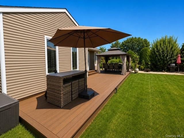 Photo of 639 Elmwood Road, West Babylon, NY 11704 (MLS # 1029682)