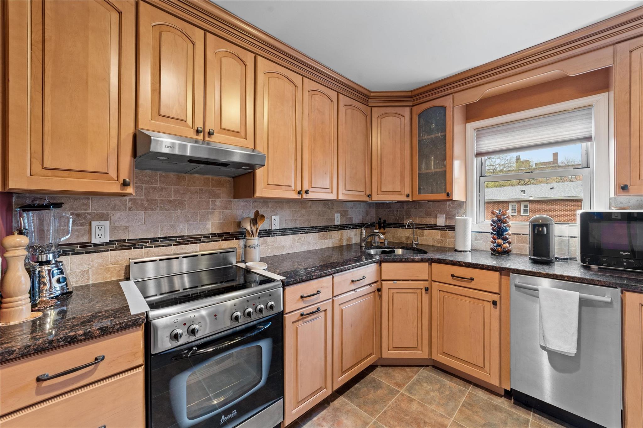 86 Charter Circle Cir #86, Ossining, New York image 17