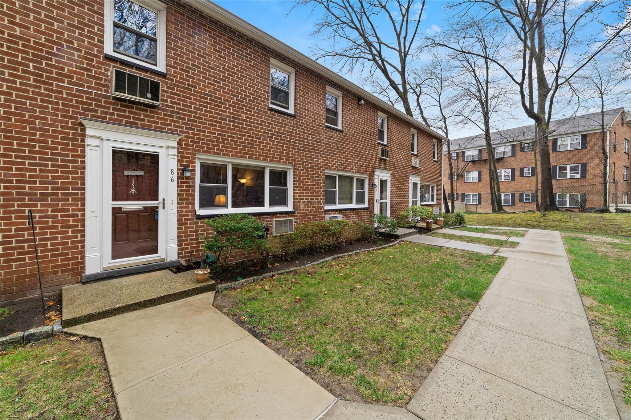 86 Charter Circle Cir #86, Ossining, New York image 6