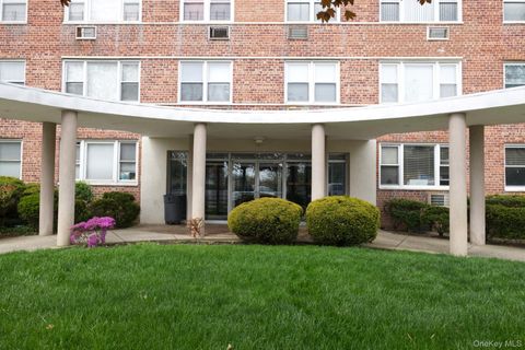 Homes For Sale - 100 S Ocean Avenue #2R<br/> Freeport, NY 11520