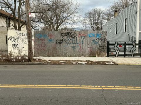 983 Crescent Street Brooklyn NY 11208