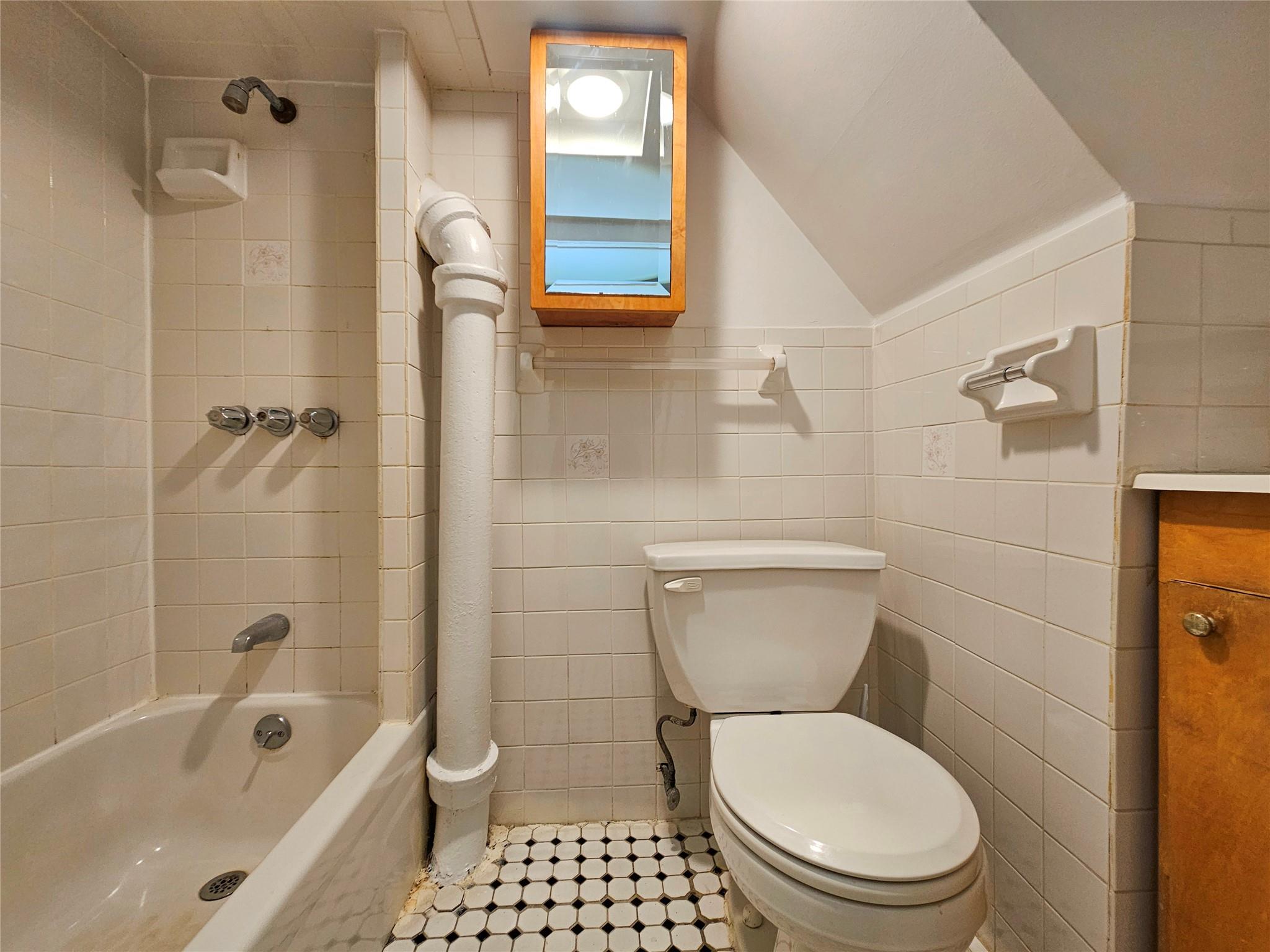 11149 Van Wyck Expressway, Jamaica, New York image 28