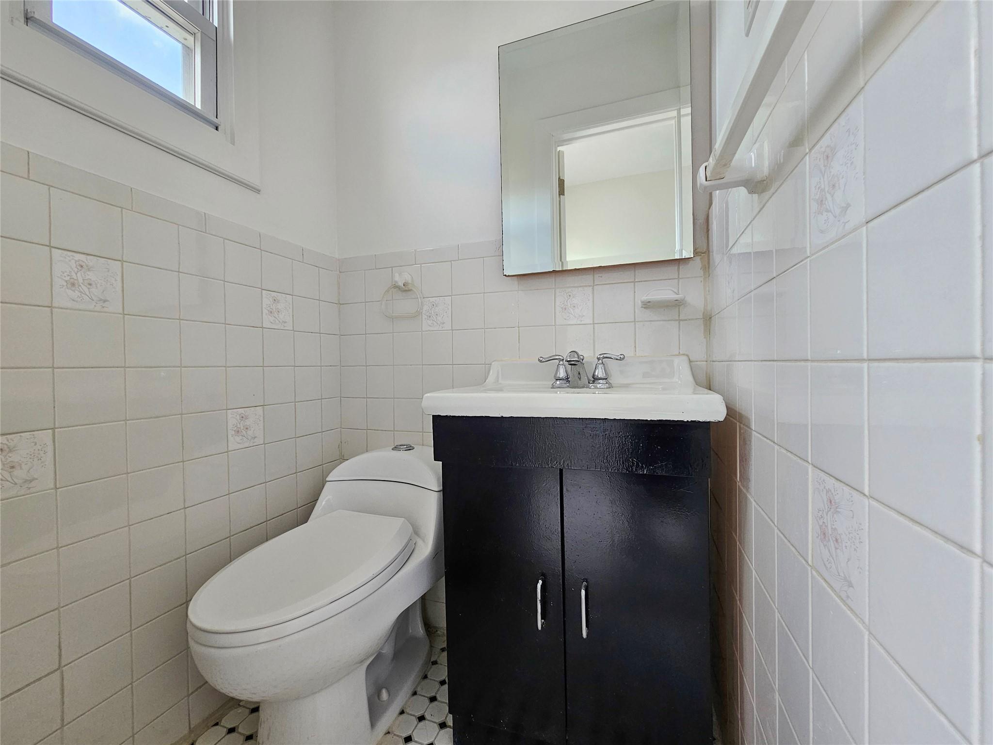 11149 Van Wyck Expressway, Jamaica, New York image 20
