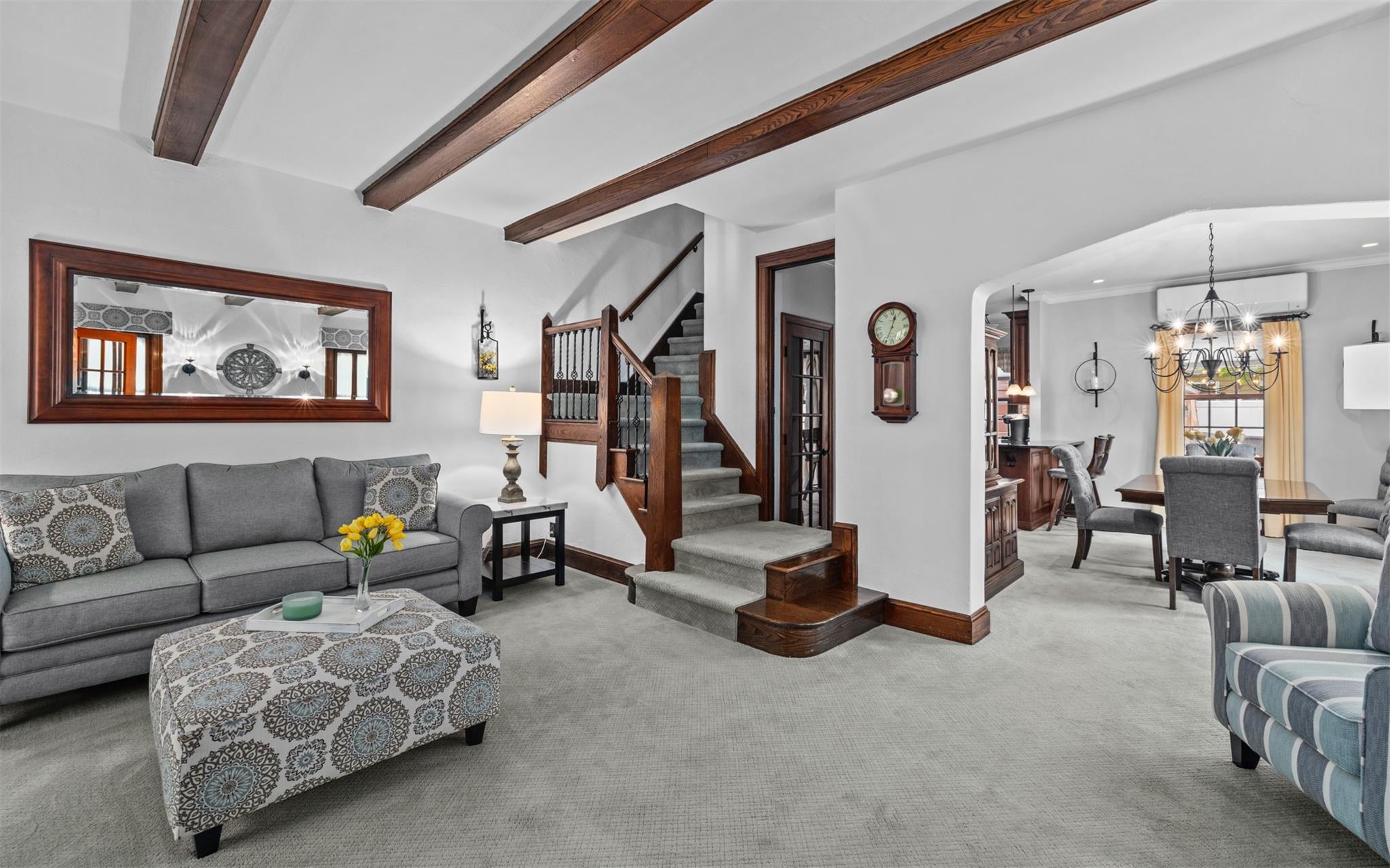 306 Buchanan Avenue, Mineola, New York image 4