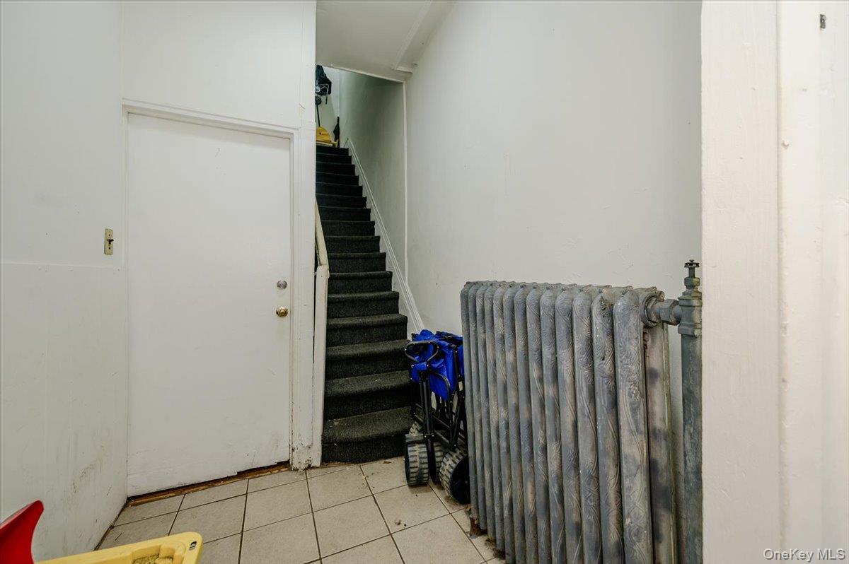 719 Van Nest Avenue - Photo 2