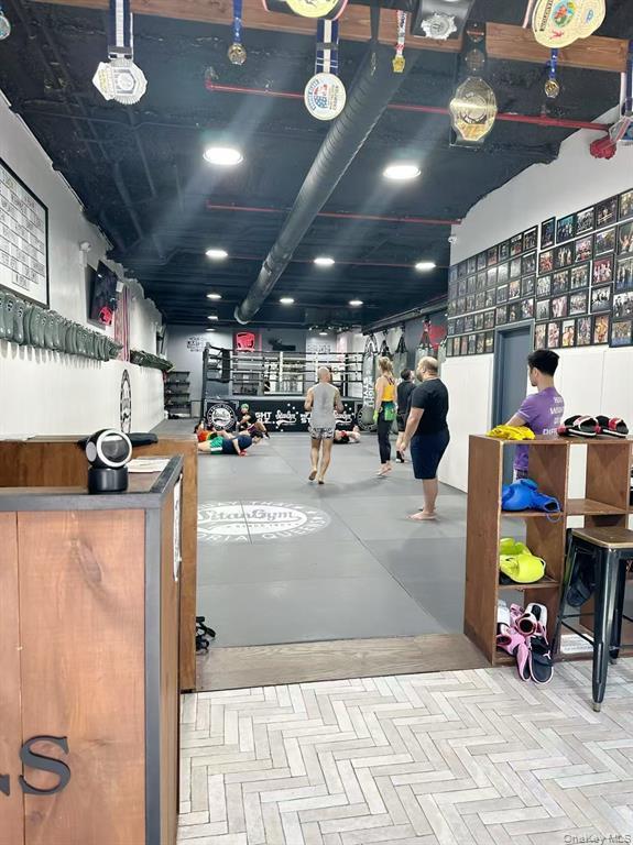 25-34 Steinway Street