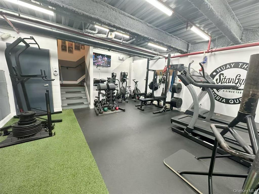 25-34 Steinway Street