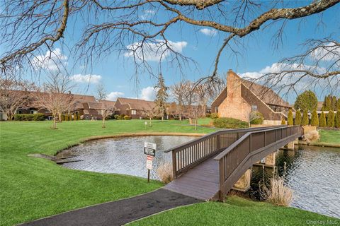 Photo of 4 Southgate Circle, Massapequa Park, NY 11762 (MLS # 951536)