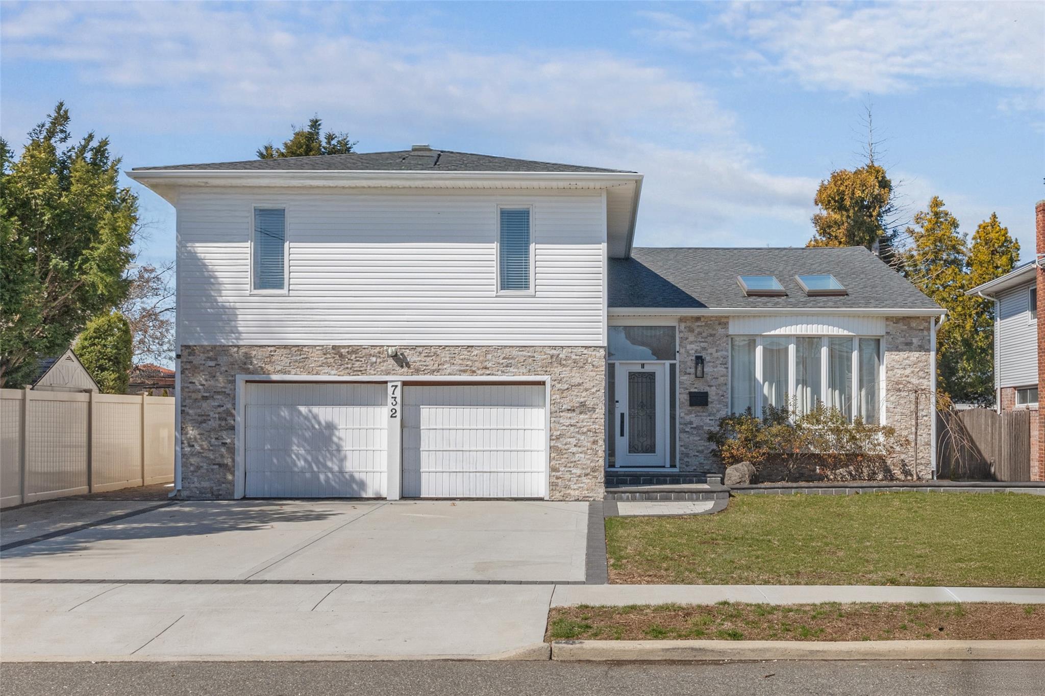 732 Jackie Lane, Baldwin, New York image 1