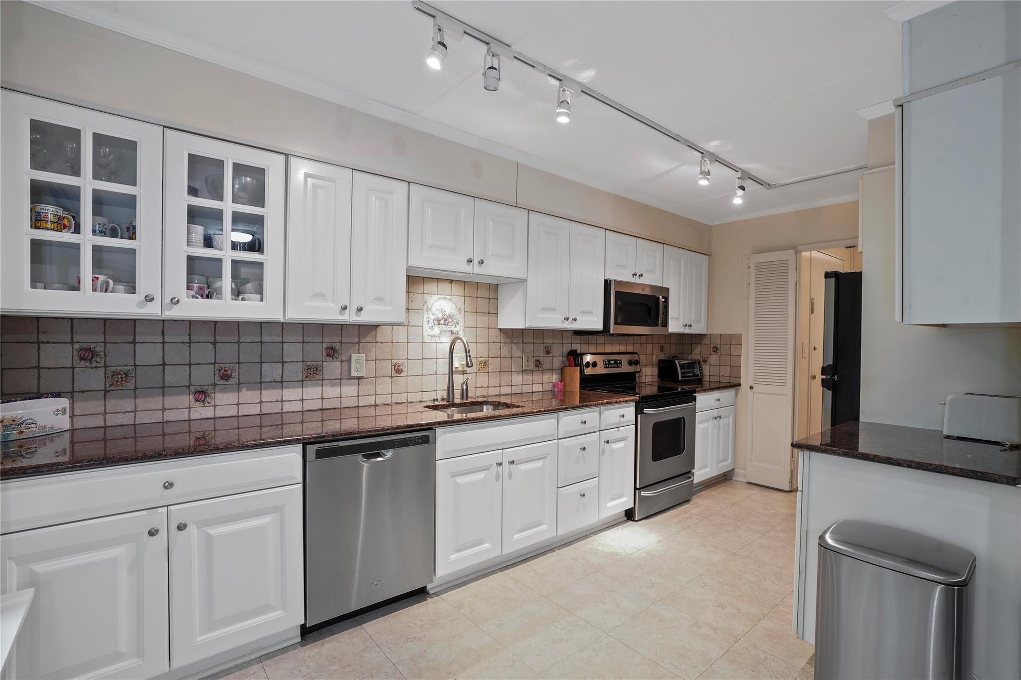 100 High Point Drive #504, Hartsdale, New York image 16