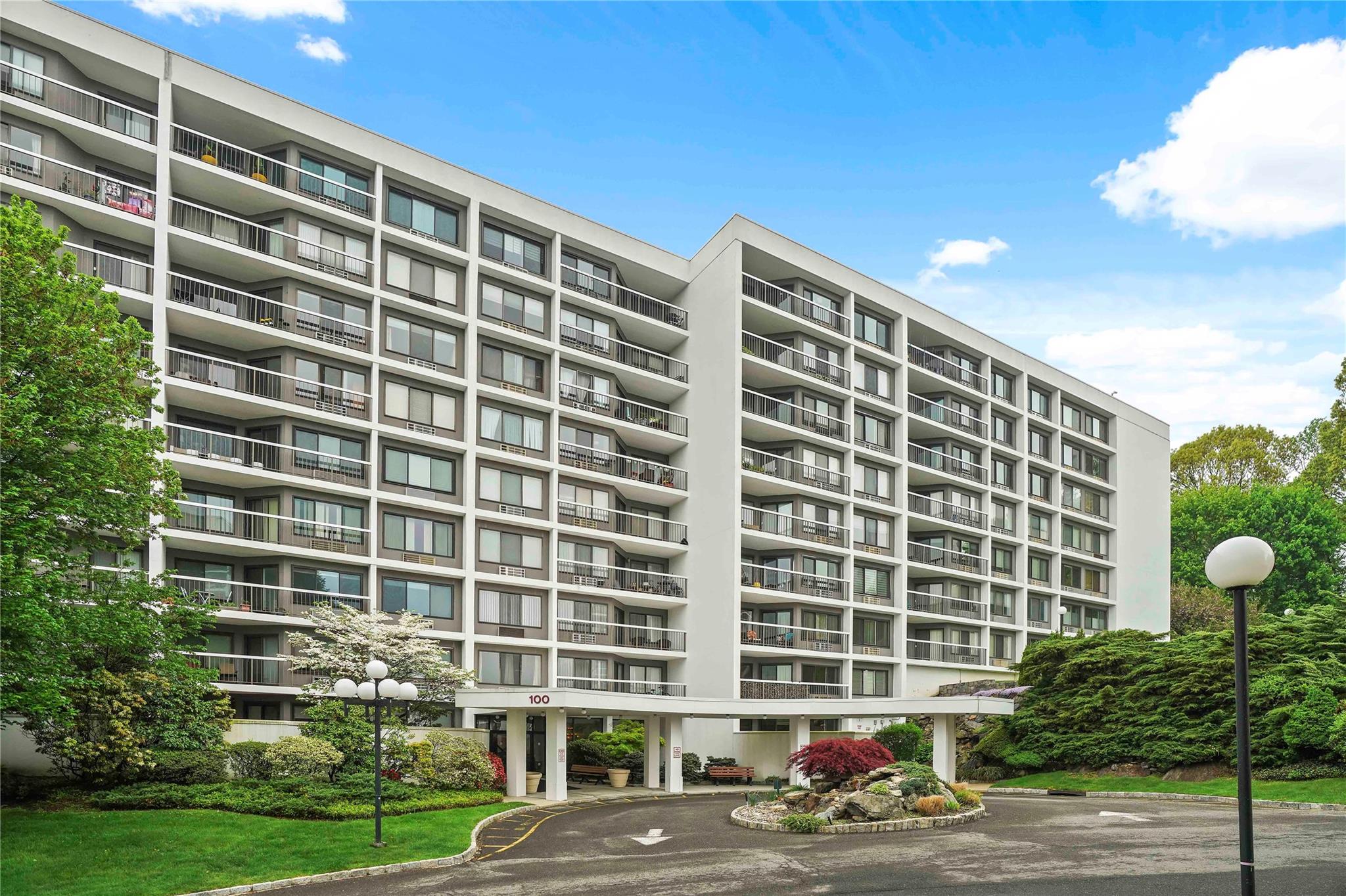 100 High Point Drive #504, Hartsdale, New York image 1