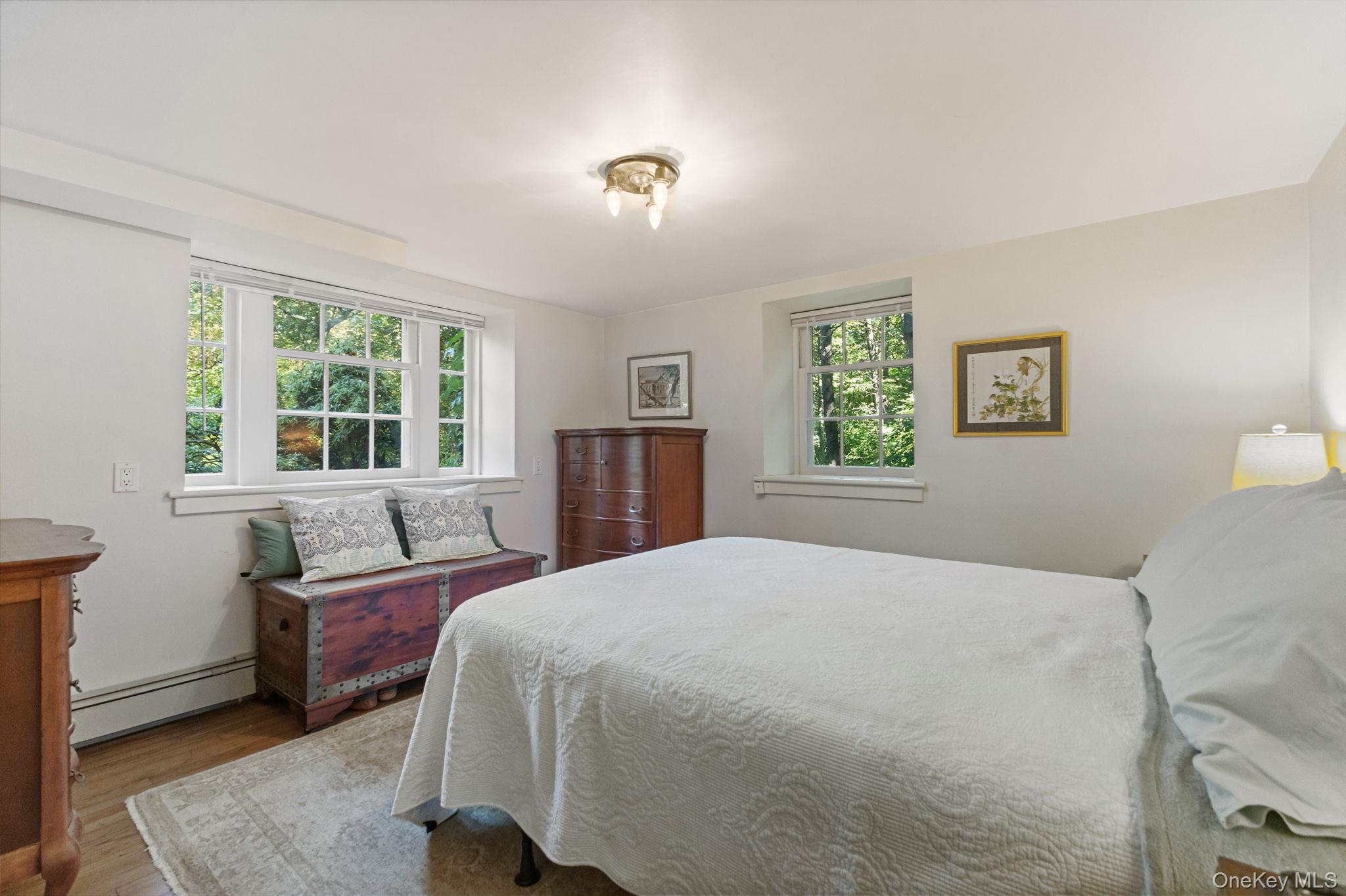 Chappaqua, New York 10514, United States, 3 Bedrooms Bedrooms, ,2 BathroomsBathrooms,Residential,Pending,213621