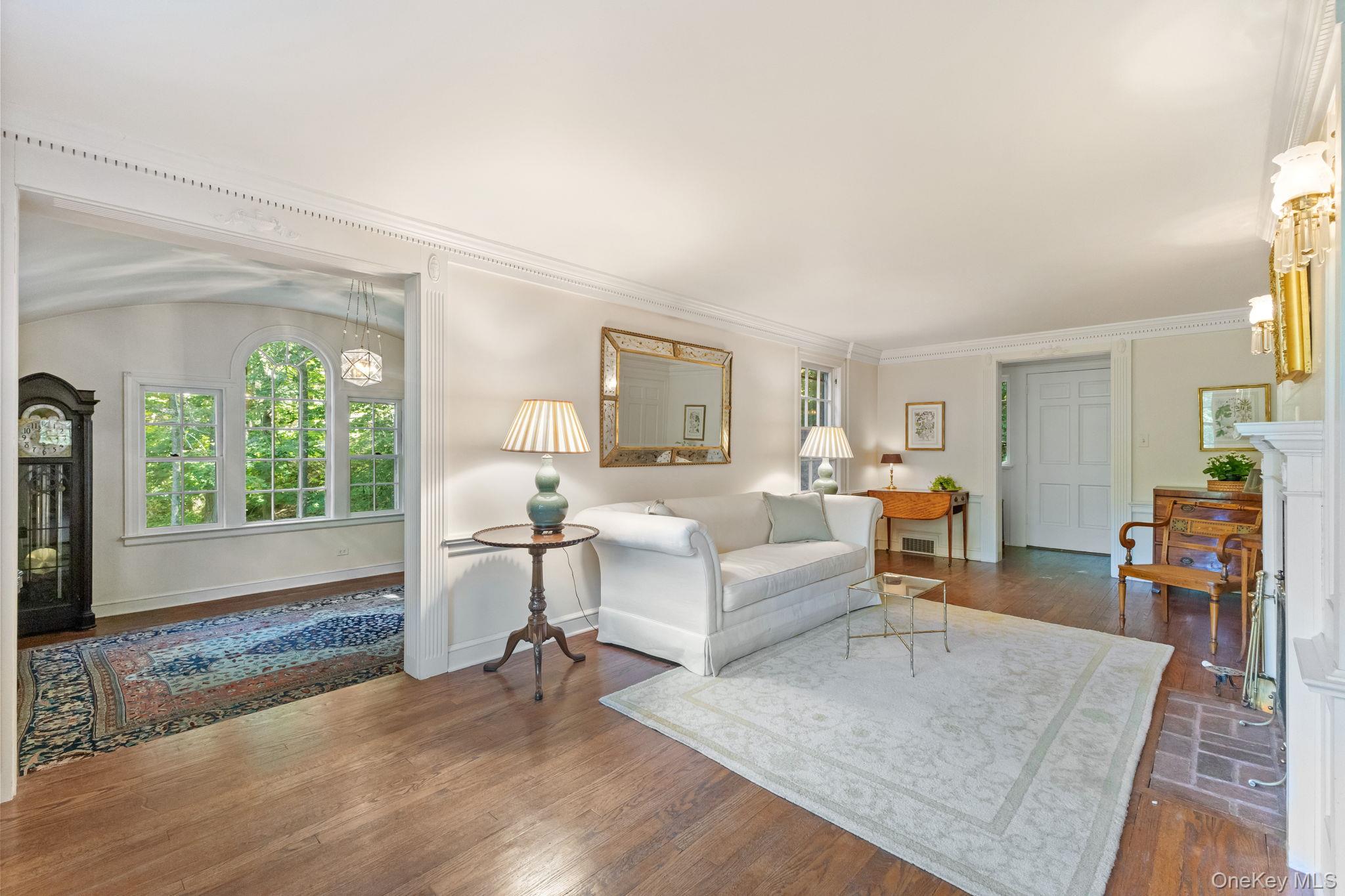 Chappaqua, New York 10514, United States, 3 Bedrooms Bedrooms, ,2 BathroomsBathrooms,Residential,Pending,213621