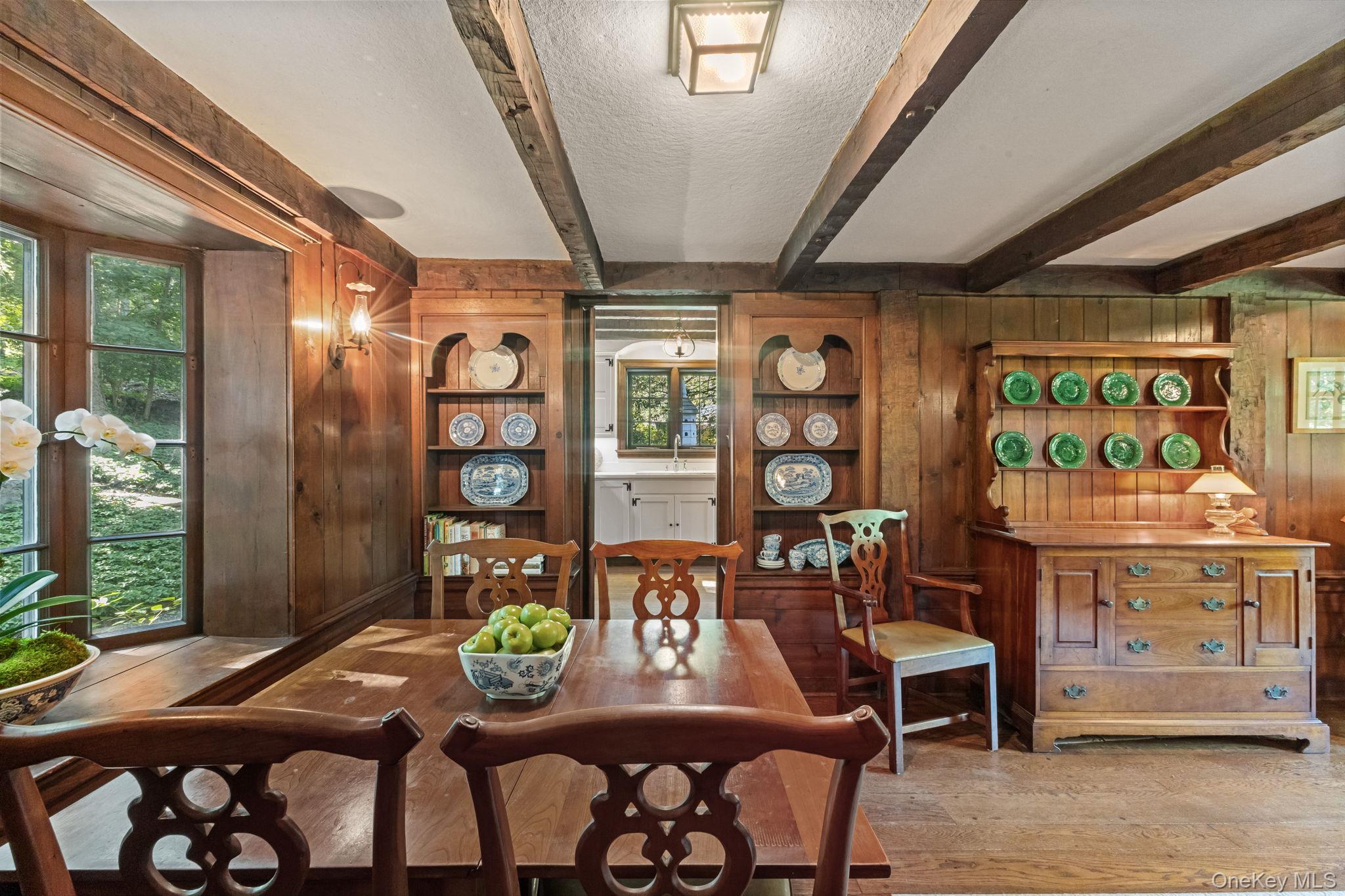 Chappaqua, New York 10514, United States, 3 Bedrooms Bedrooms, ,2 BathroomsBathrooms,Residential,Pending,213621