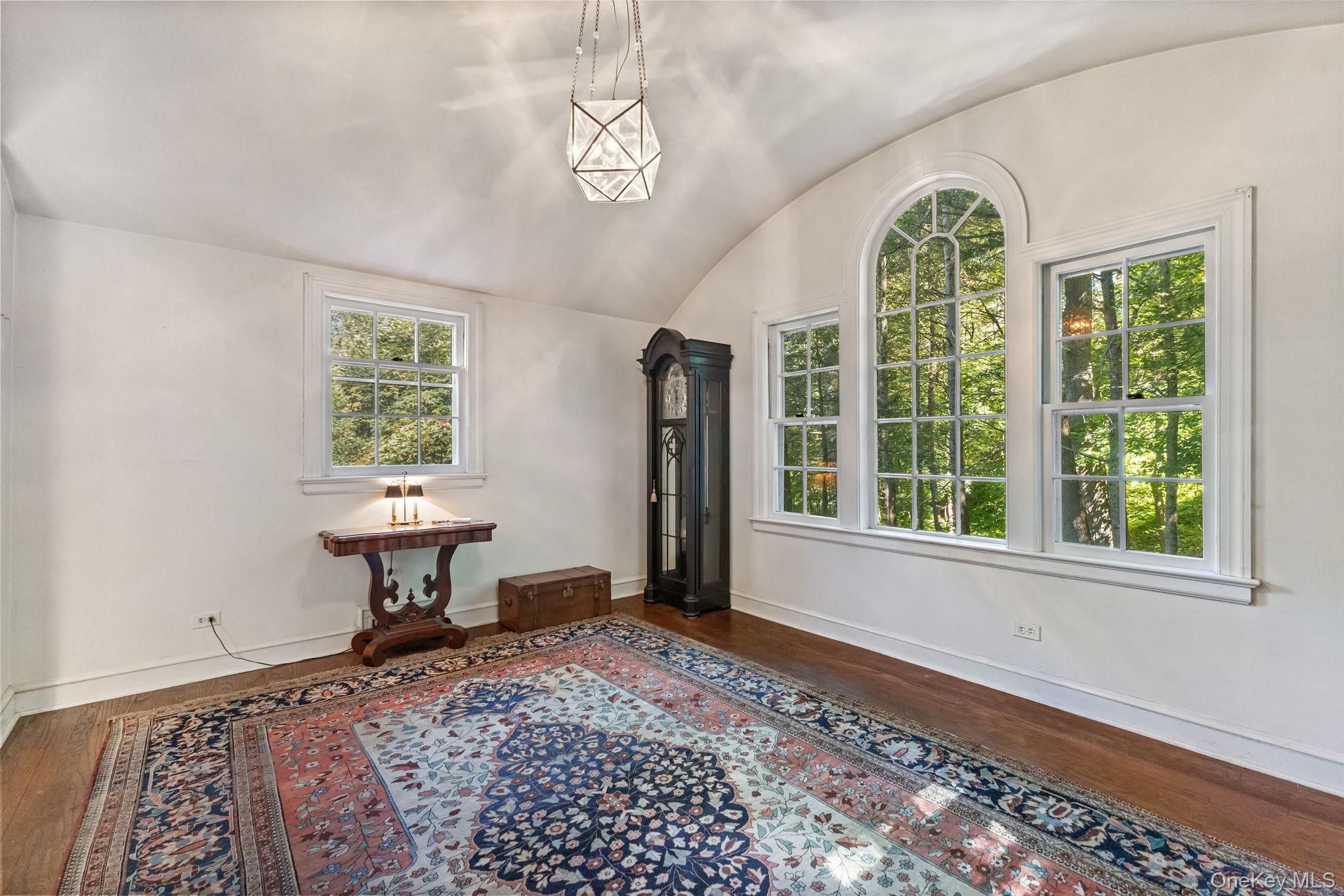 Chappaqua, New York 10514, United States, 3 Bedrooms Bedrooms, ,2 BathroomsBathrooms,Residential,Pending,213621