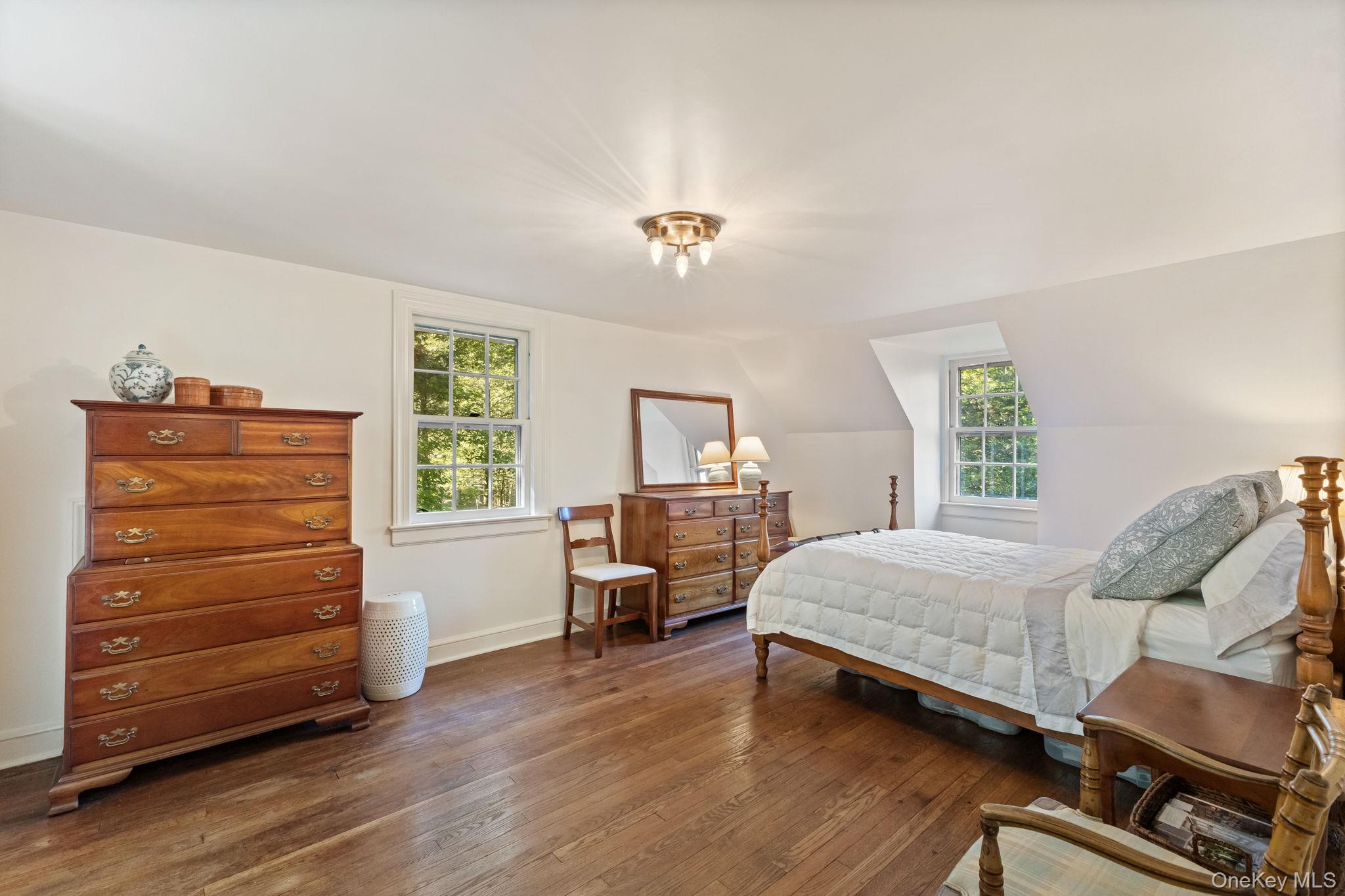 Chappaqua, New York 10514, United States, 3 Bedrooms Bedrooms, ,2 BathroomsBathrooms,Residential,Pending,213621