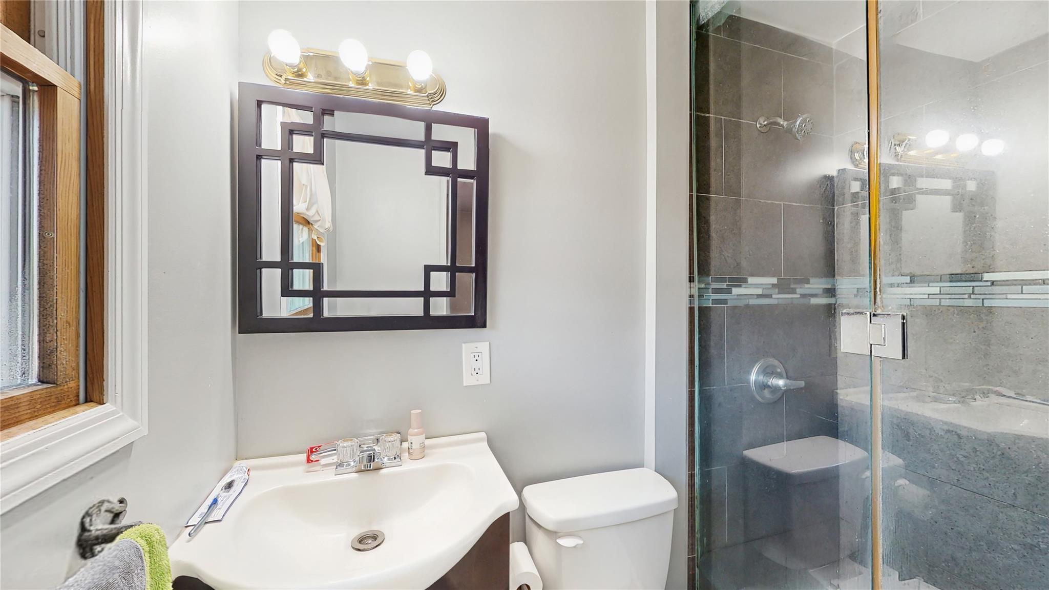 1079 Candlewood Road, Brentwood, New York image 19