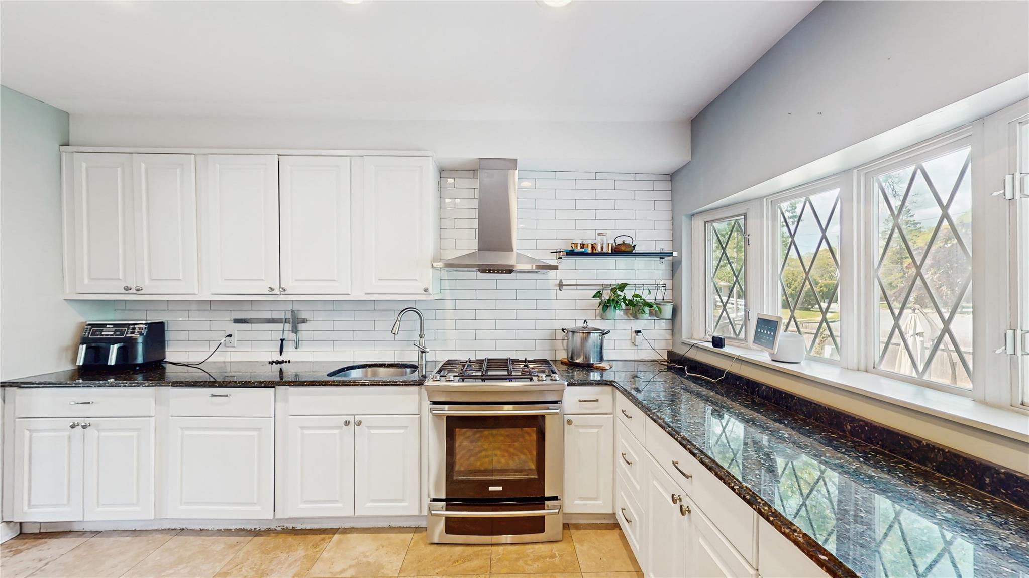 1079 Candlewood Road, Brentwood, New York image 12