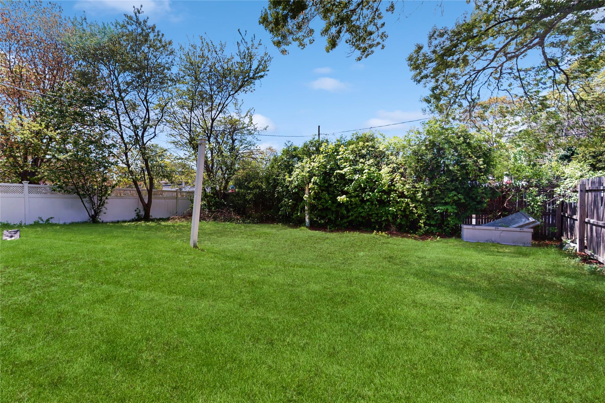 1079 Candlewood Road, Brentwood, New York image 32