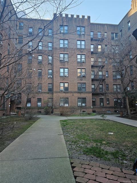 Condo For Rent - 4220 Kissena Boulevard #D2<br/> Flushing, NY 11355