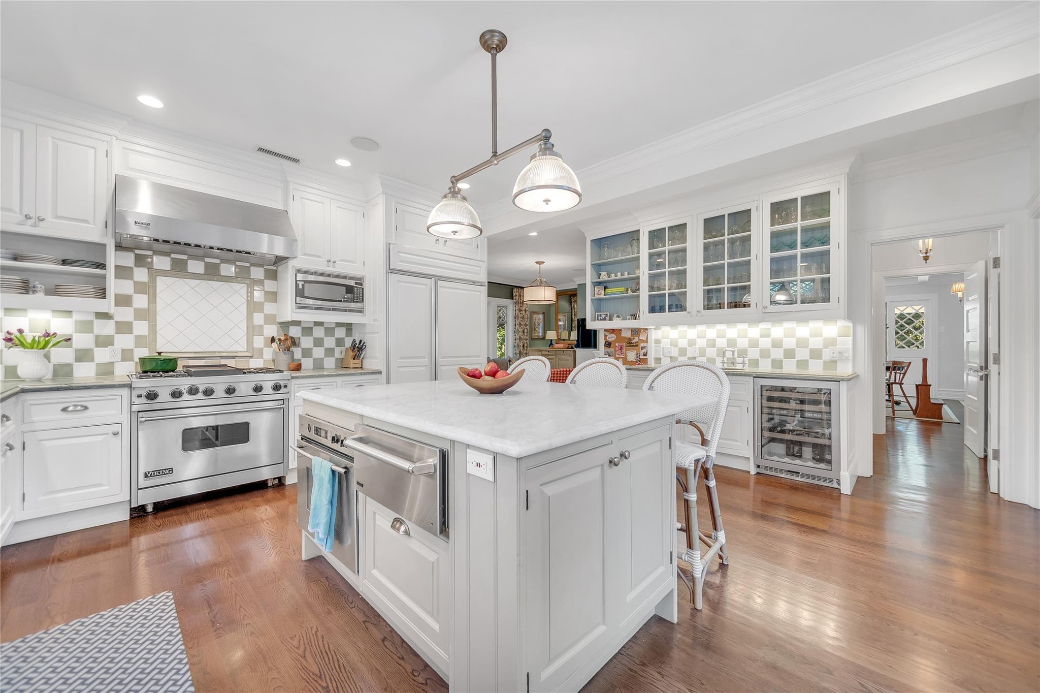 299 Pondfield Road, Bronxville, New York image 13