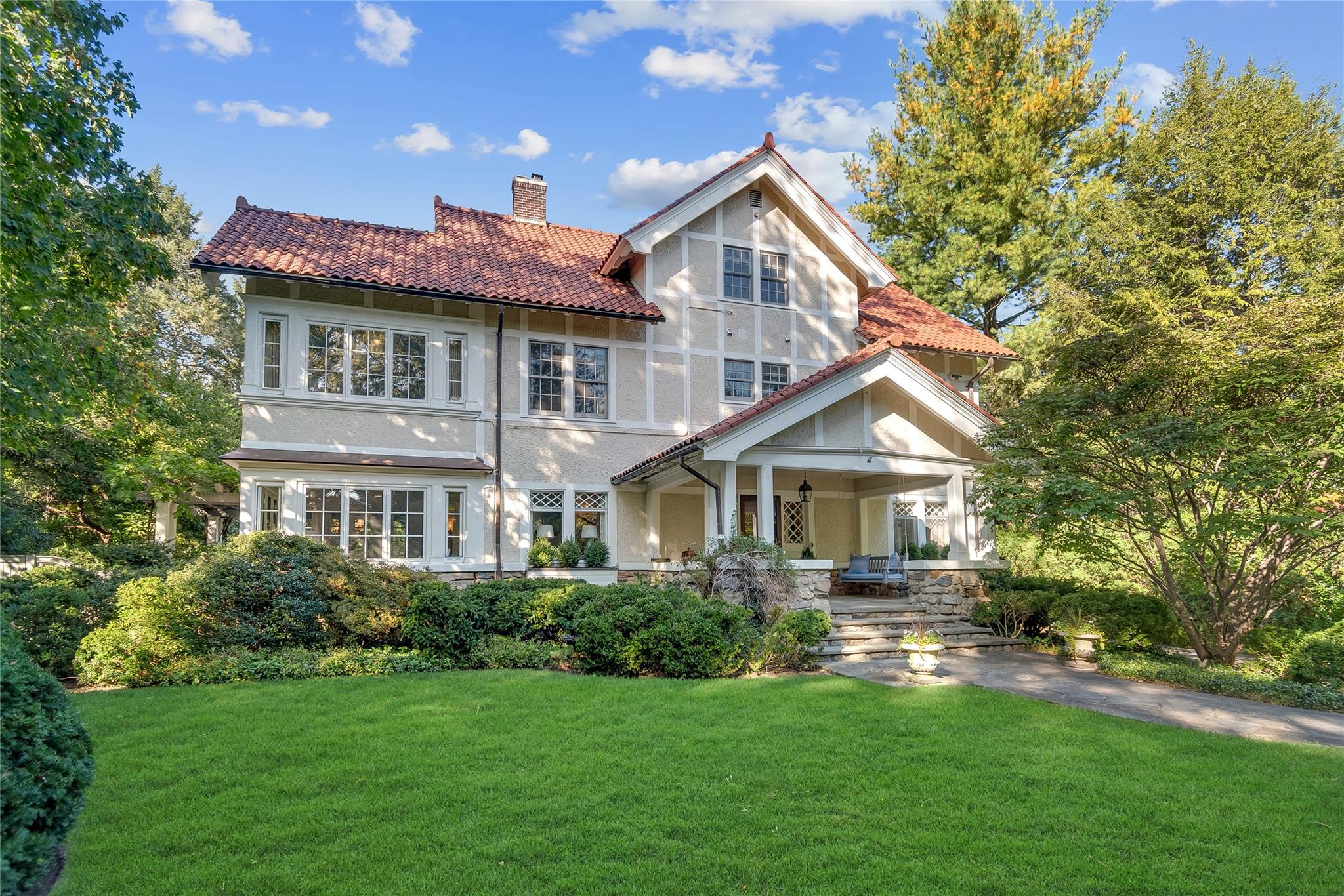 299 Pondfield Road, Bronxville, New York image 1