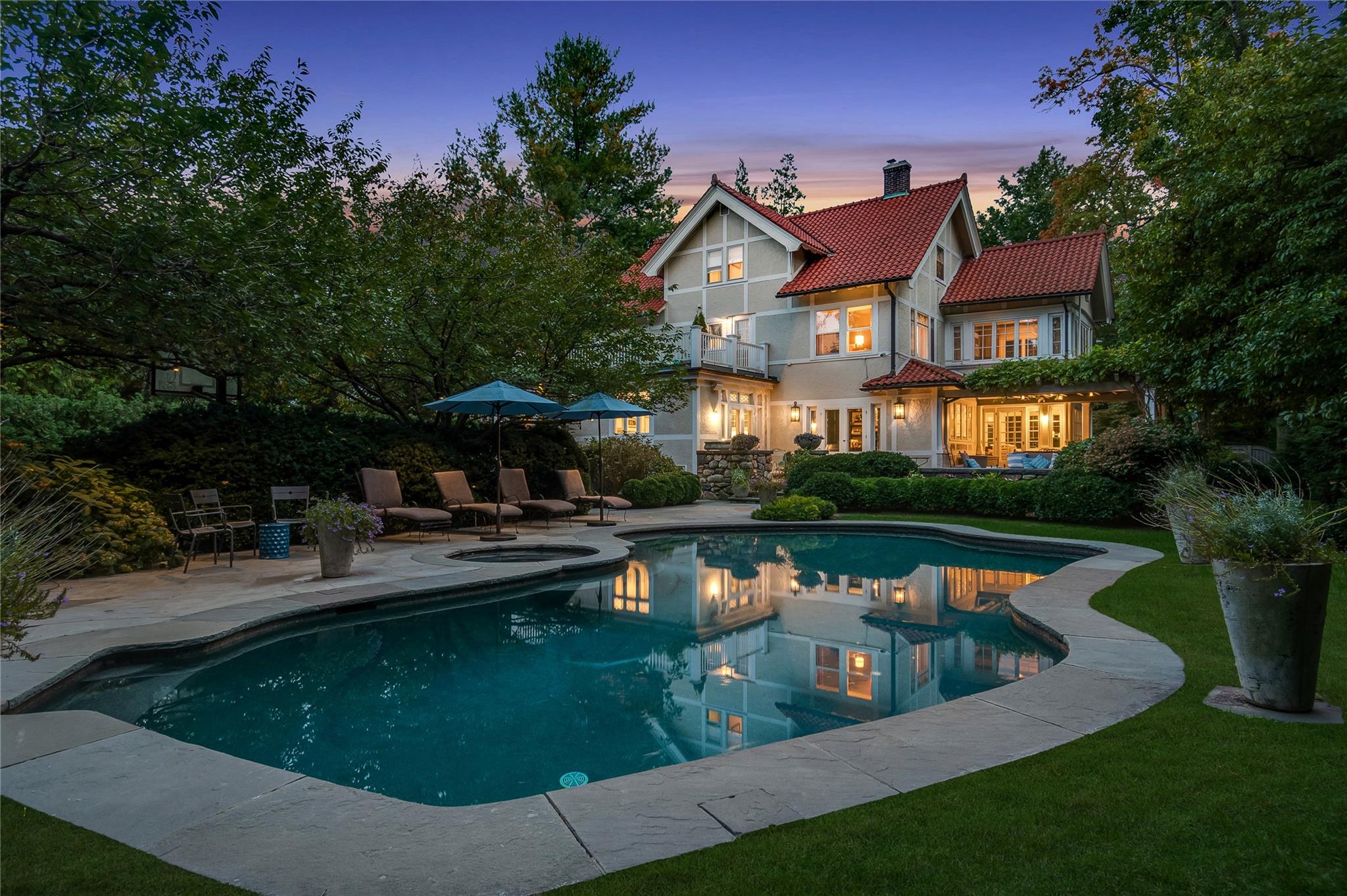 299 Pondfield Road, Bronxville, New York image 29
