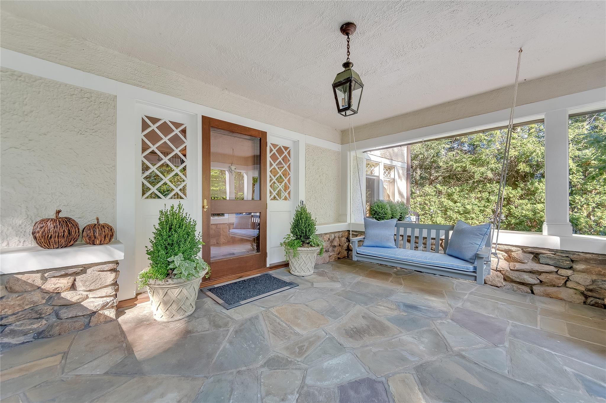 299 Pondfield Road, Bronxville, New York image 3