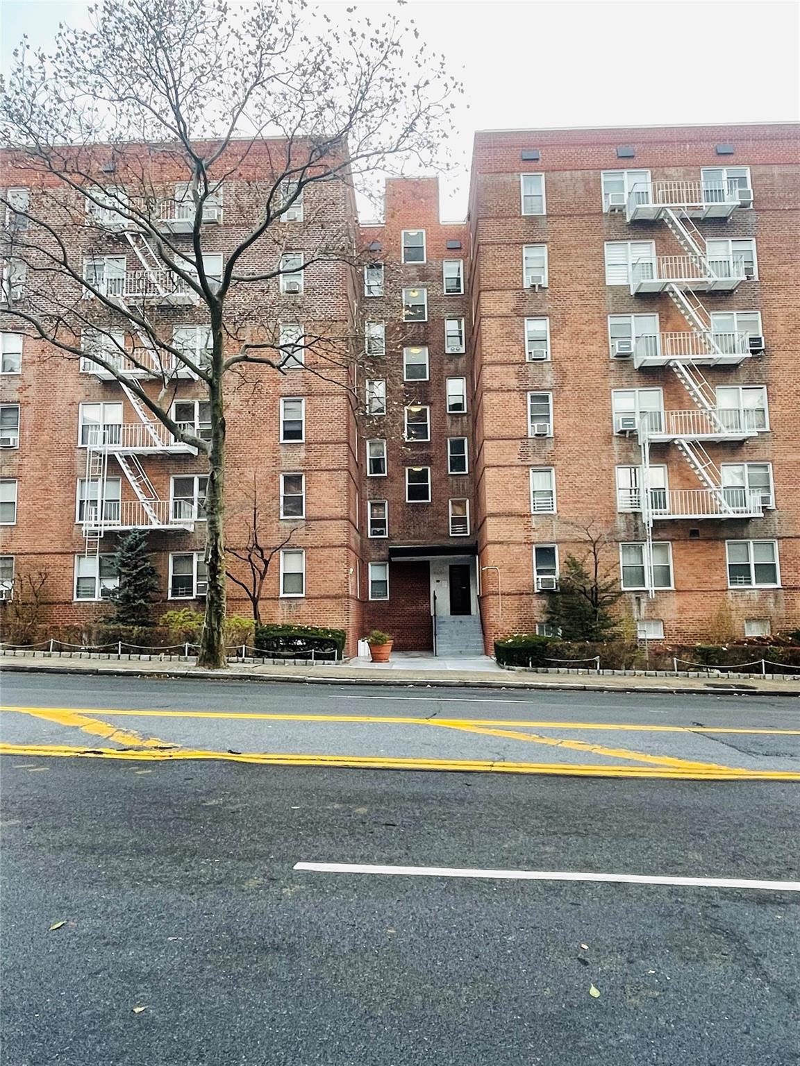 501 Riverdale Avenue #2G, Yonkers, New York image 2