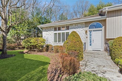 12 Stone Gate Court Smithtown NY 11787
