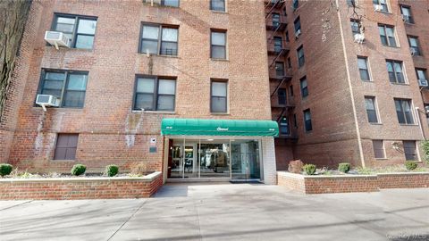 Photo of 33-26 92nd Street #2T, Jackson Heights, NY 11372 (MLS # 953727)