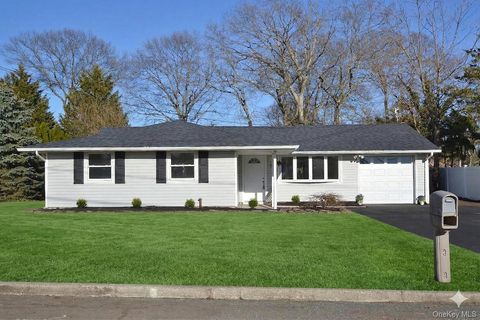 Homes For Sale - 15 Allegheny Drive<br/> Farmingville, NY 11738