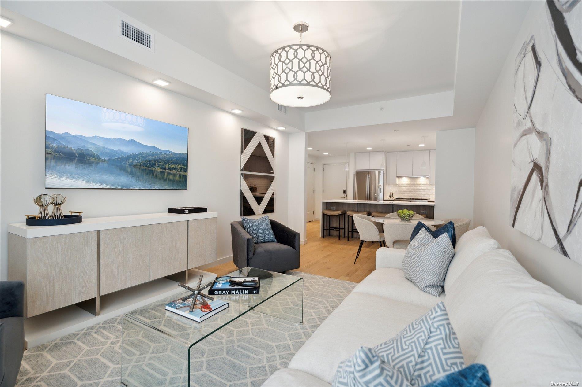 218 Middle Neck Road 108