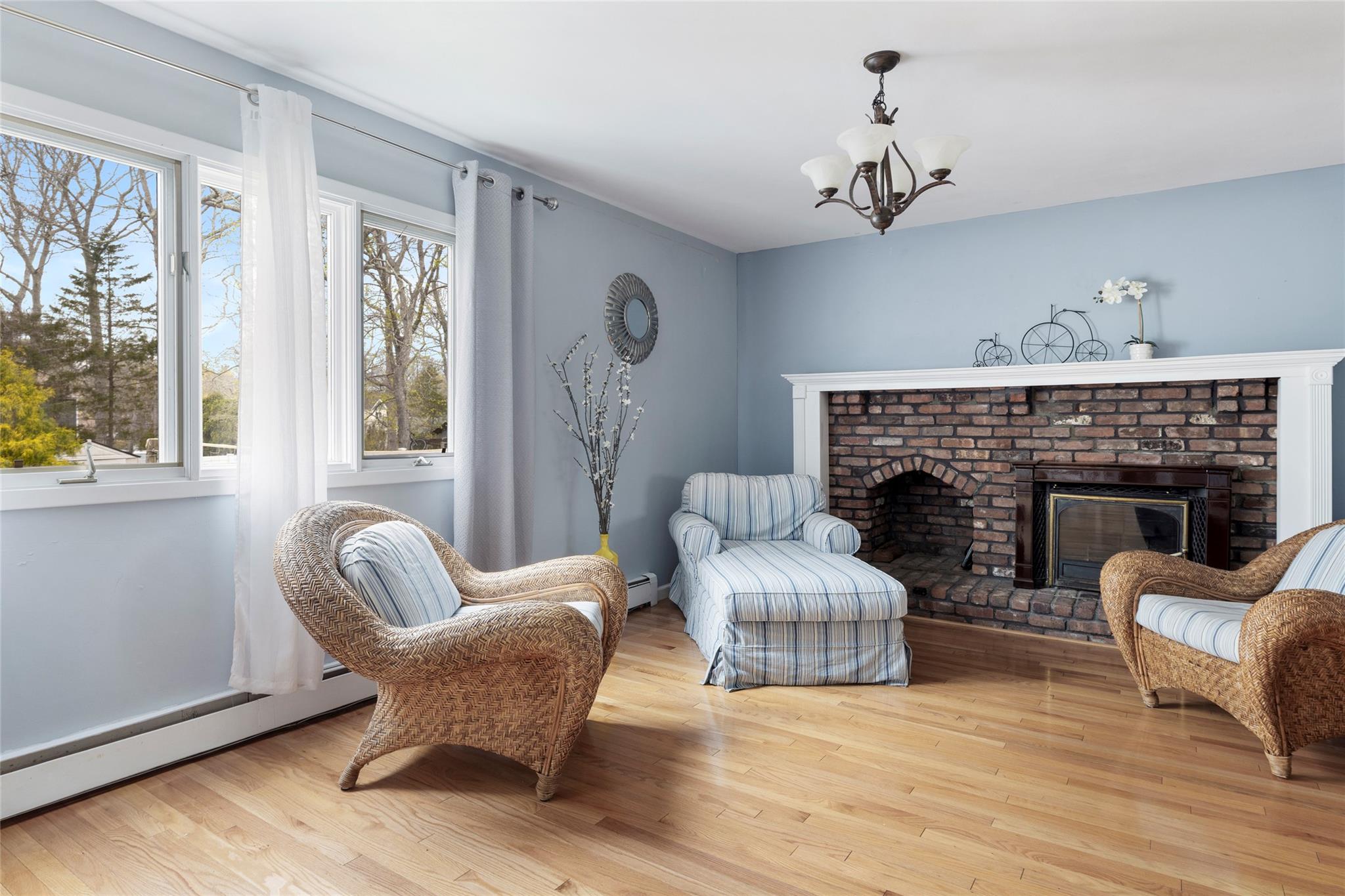 10 Robertson Lane, Hampton Bays, New York image 4