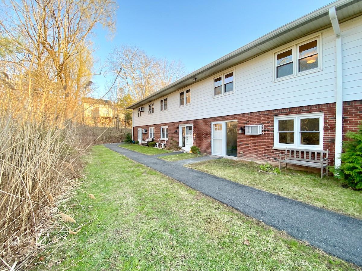 Rental Property at Orchard Heights, New Paltz, New York - Bedrooms: 2 
Bathrooms: 2 
Rooms: 4  - $2,500 MO.