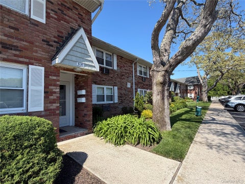 Homes For Sale - 100 Connetquot Avenue #10<br/> East Islip, NY 11730