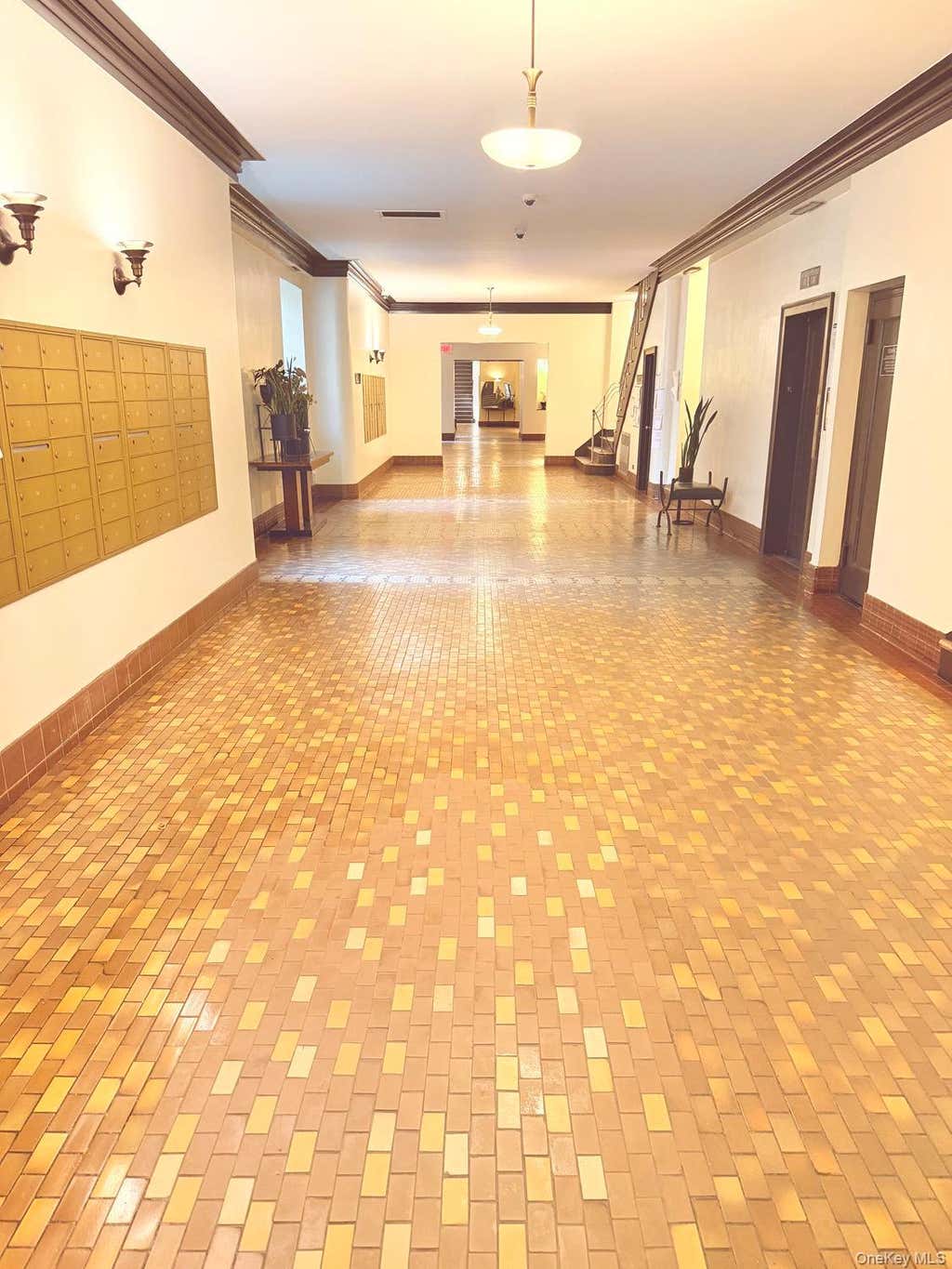 Photo of 601 Pelham Parkway N #108, Bronx, NY 10467 (MLS # 1043888)