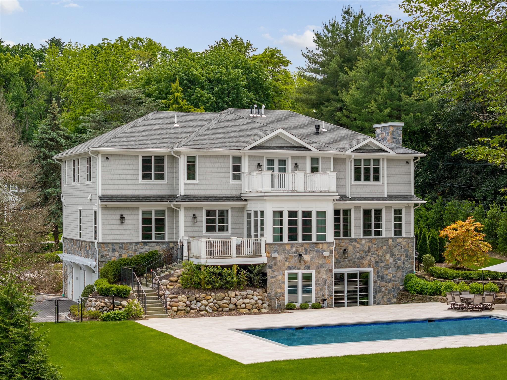 12 Eastview Lane
