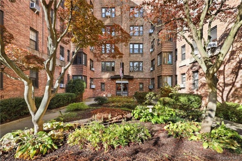 Homes For Sale - 35 Parkview Avenue #5A<br/> Bronxville, NY 10708