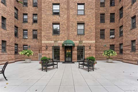 Homes For Sale - 35 Parkview Avenue #5A<br/> Bronxville, NY 10708