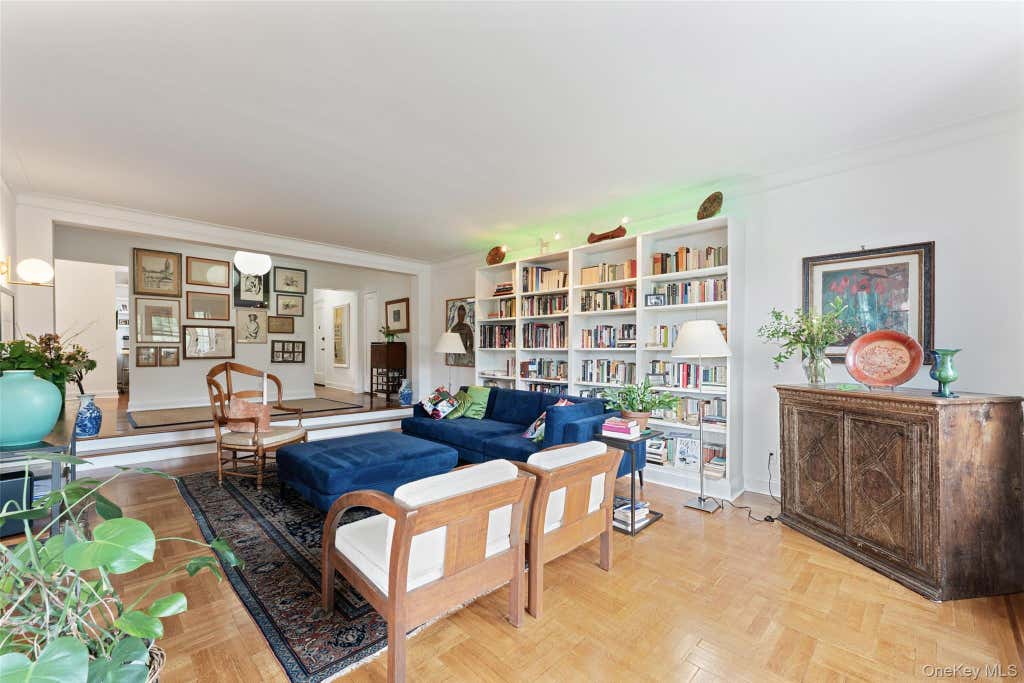 Photo of 35 Parkview Avenue #5A, Bronxville, NY 10708 (MLS # 1039463)
