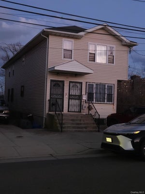 506 BEACH 43RD ST, FAR ROCKAWAY, NY 11691 - Image f1f3a7ed96f3ce2f11fcde1e272af6aa/2976697805