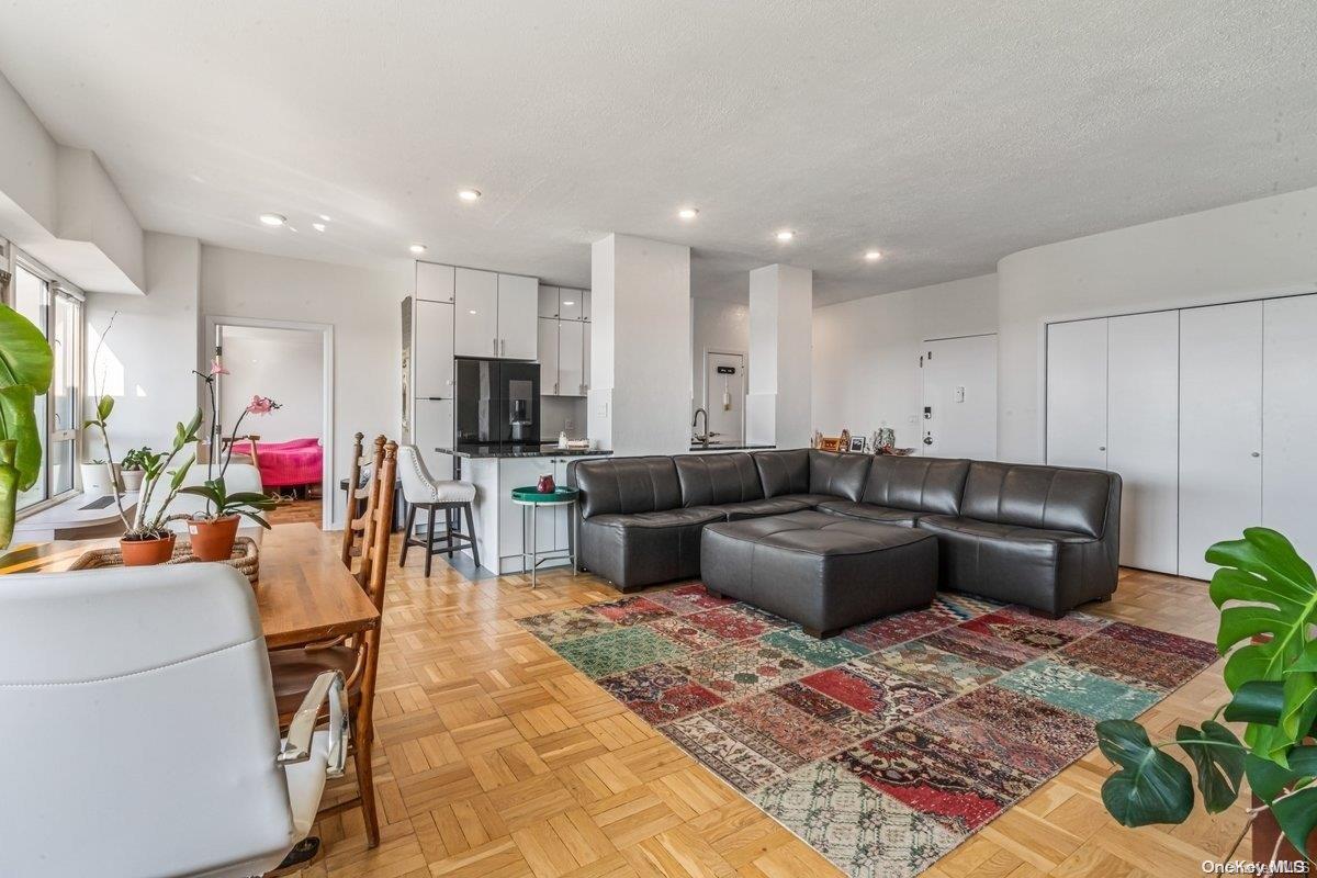 166-25 Powells Cove Boulevard 21G