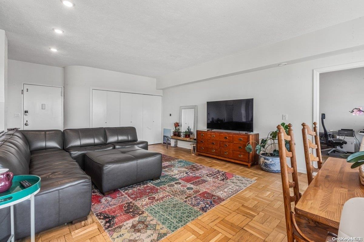 166-25 Powells Cove Boulevard 21G