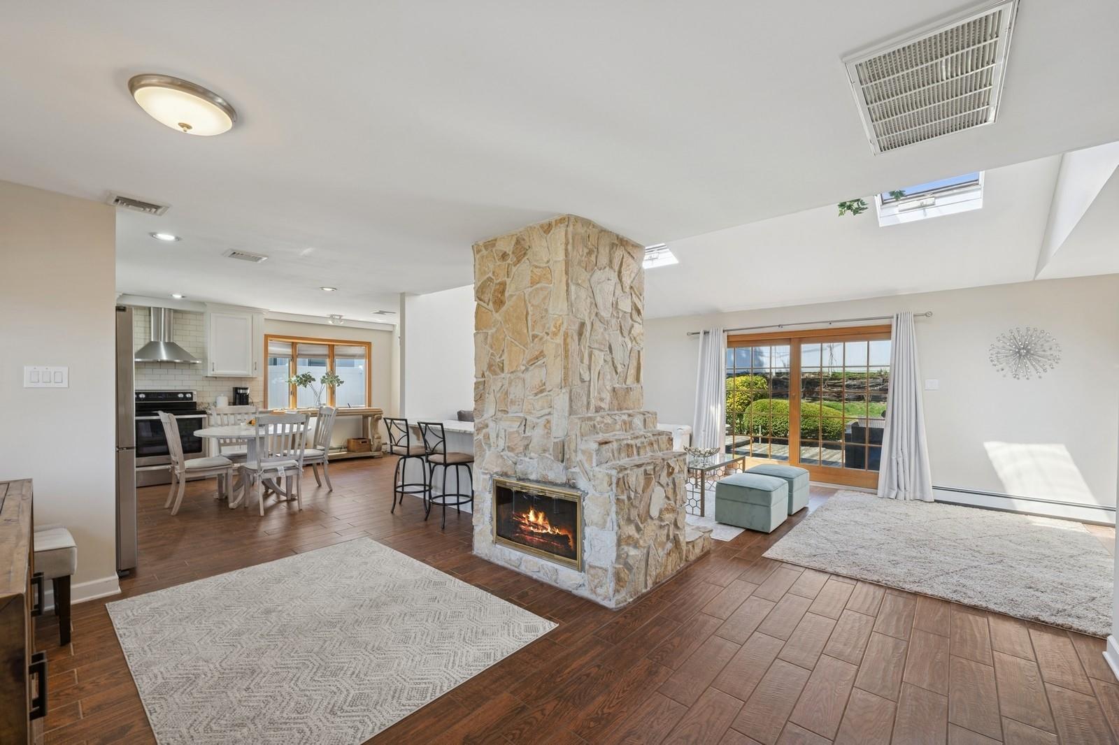 111 Southwood Circle, Syosset, New York image 3
